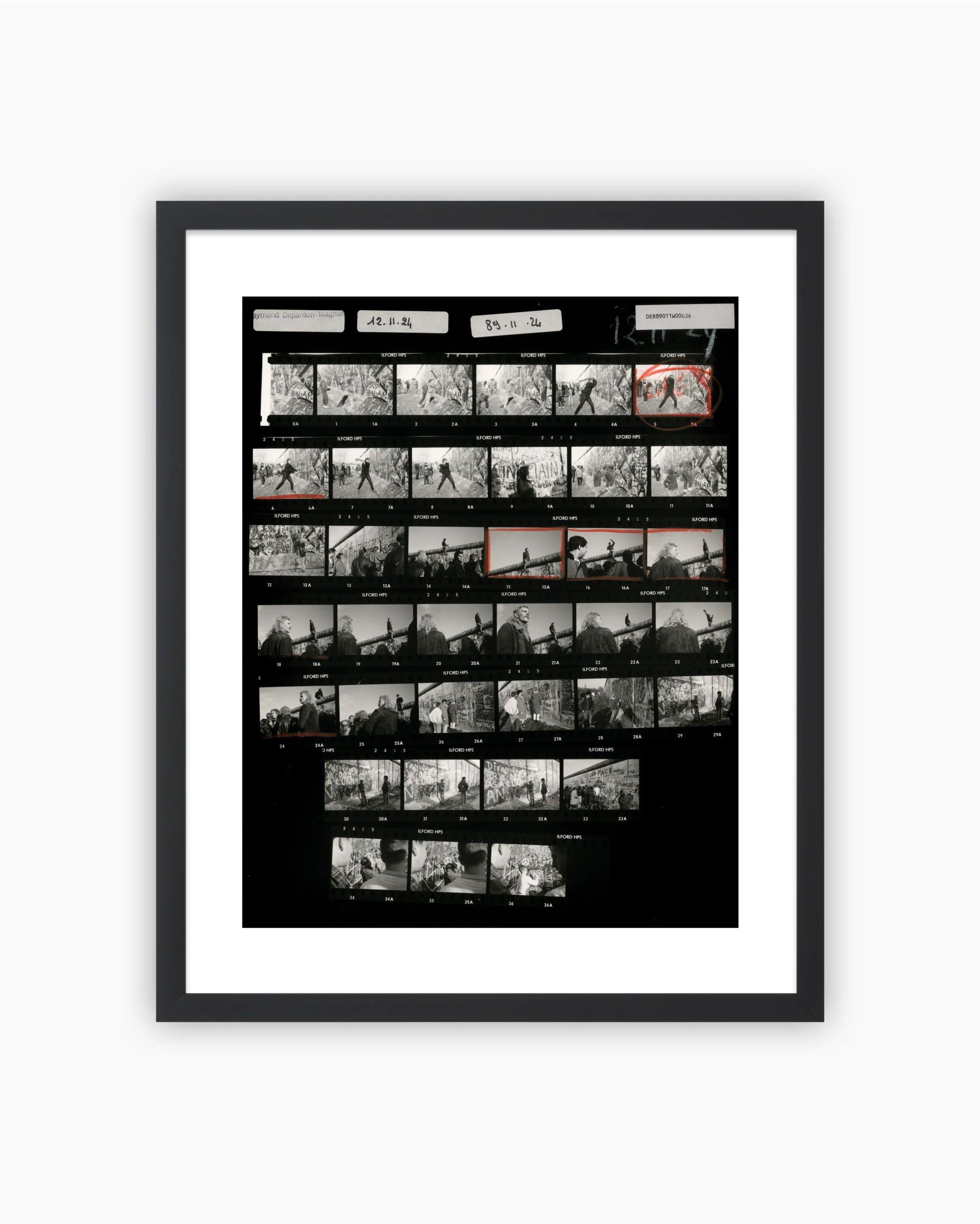 Contact Sheet Print: The Fall of the Berlin Wall, Germany, 1989 - Image 3