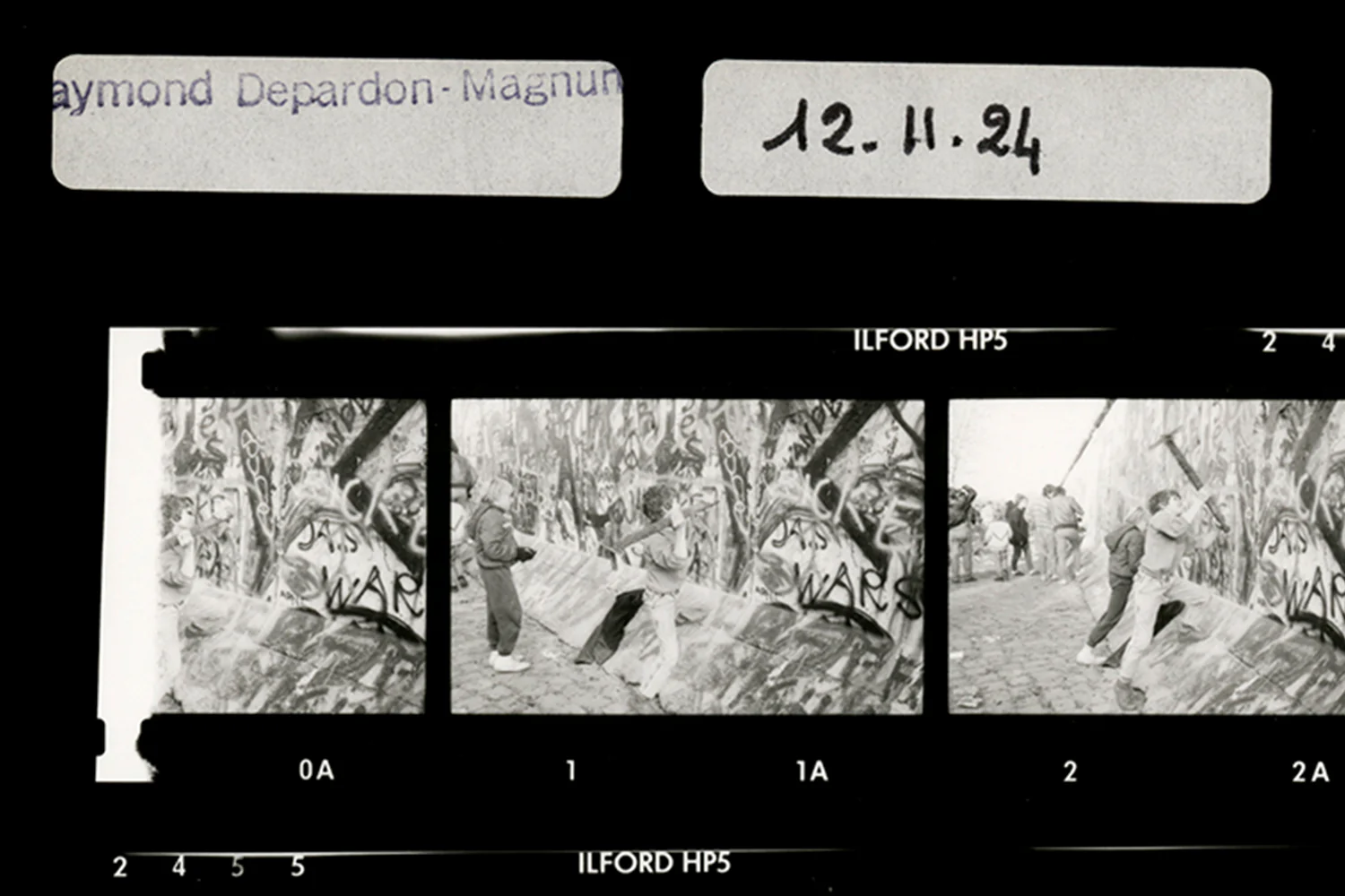 Contact Sheet Print: The Fall of the Berlin Wall, Germany, 1989 - Image 6